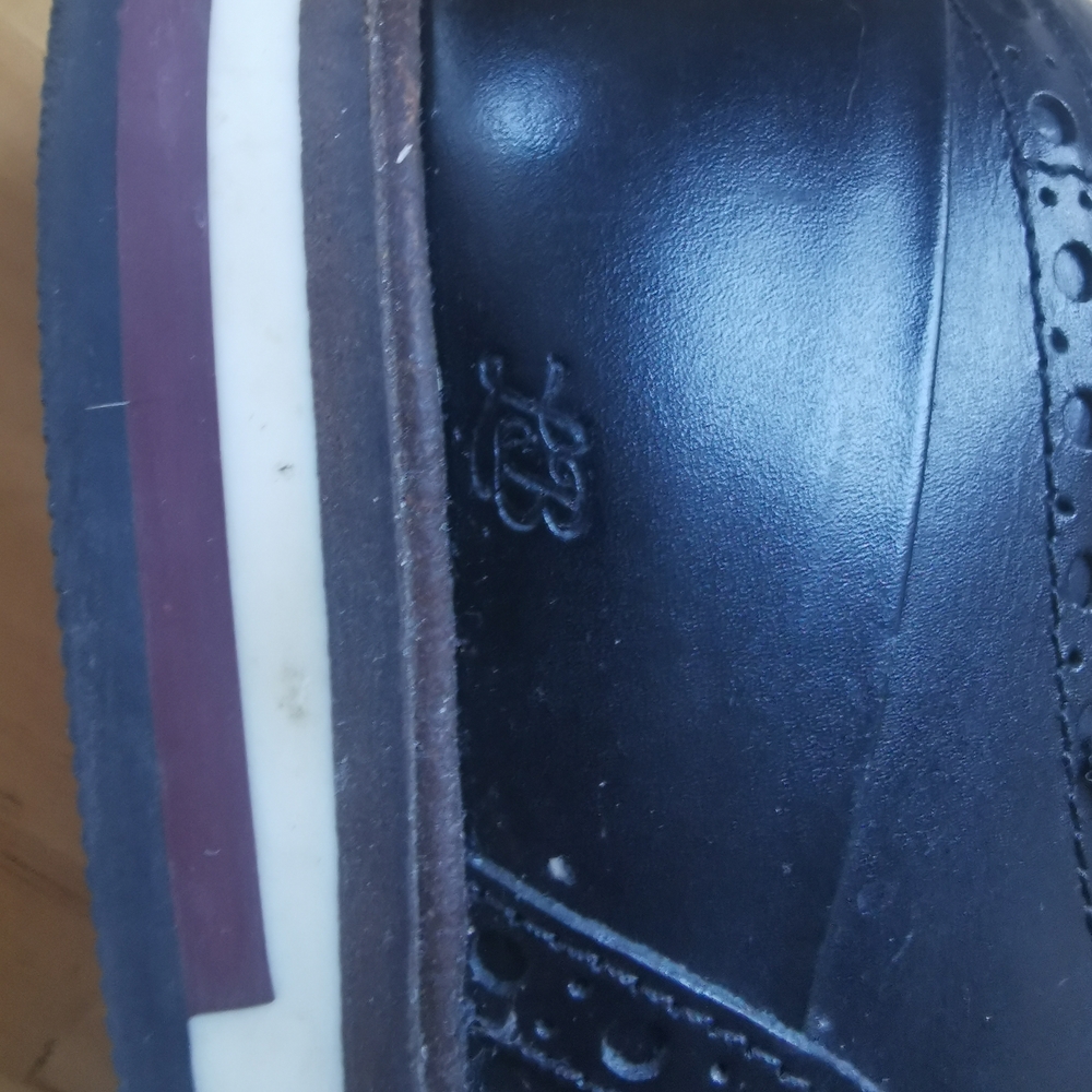 Classic Black Men's Dress Shoes - Picture 9 of 9